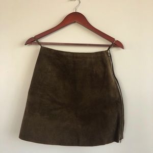 Vintage Banana Republic suede mini skirt w/ zipper